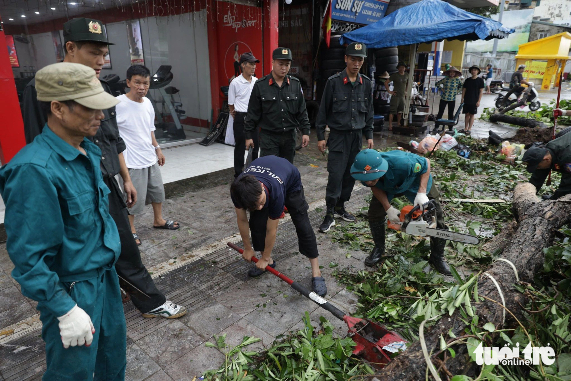 Hải Phòng nhiều nơi ngập nặng, Bắc Giang mất điện diện rộng sau bão - Ảnh 10.