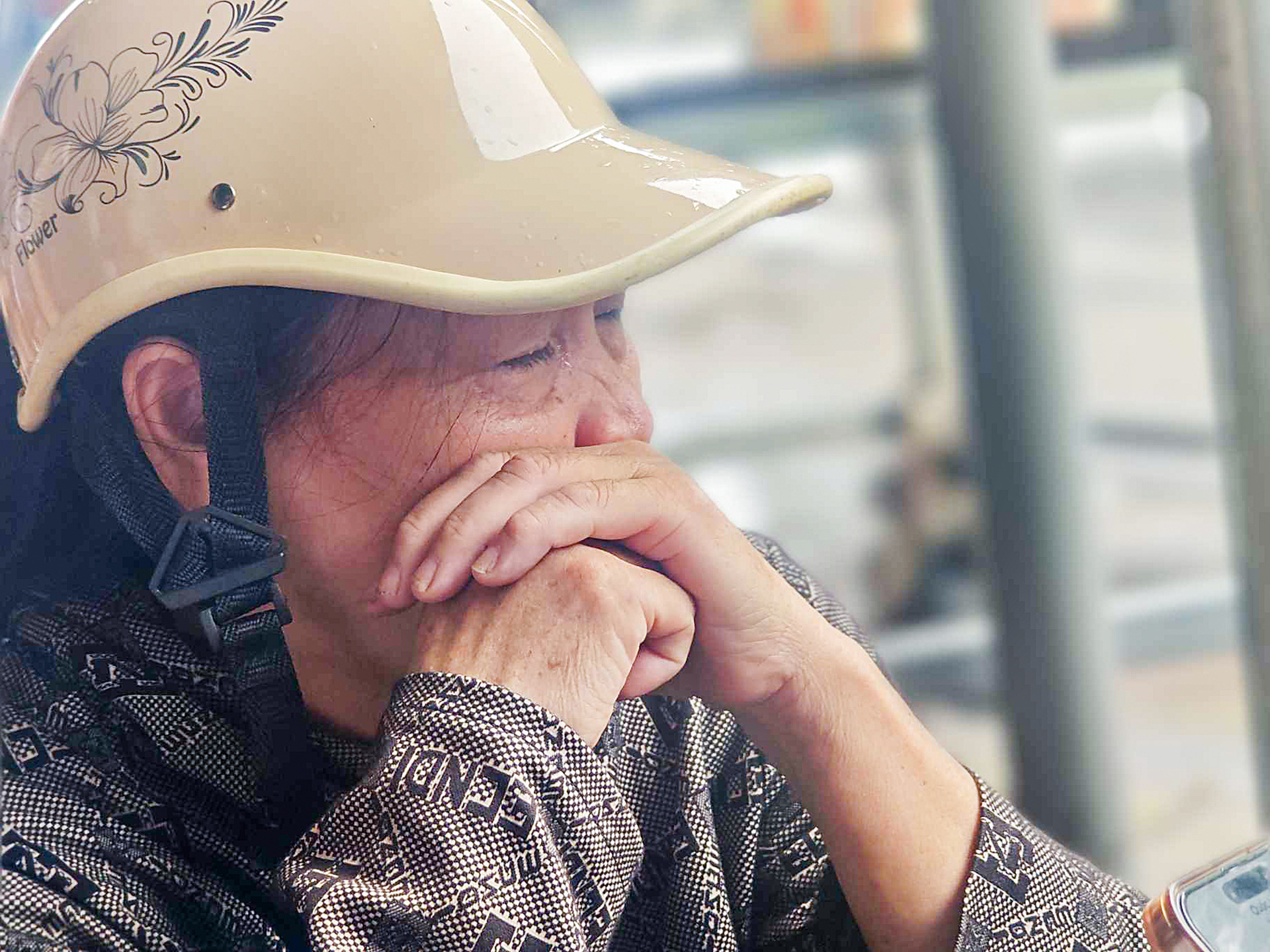 Nước lũ kéo đổ trụ T7 làm sập 2 nhịp chính cầu Phong Châu - Ảnh 14.