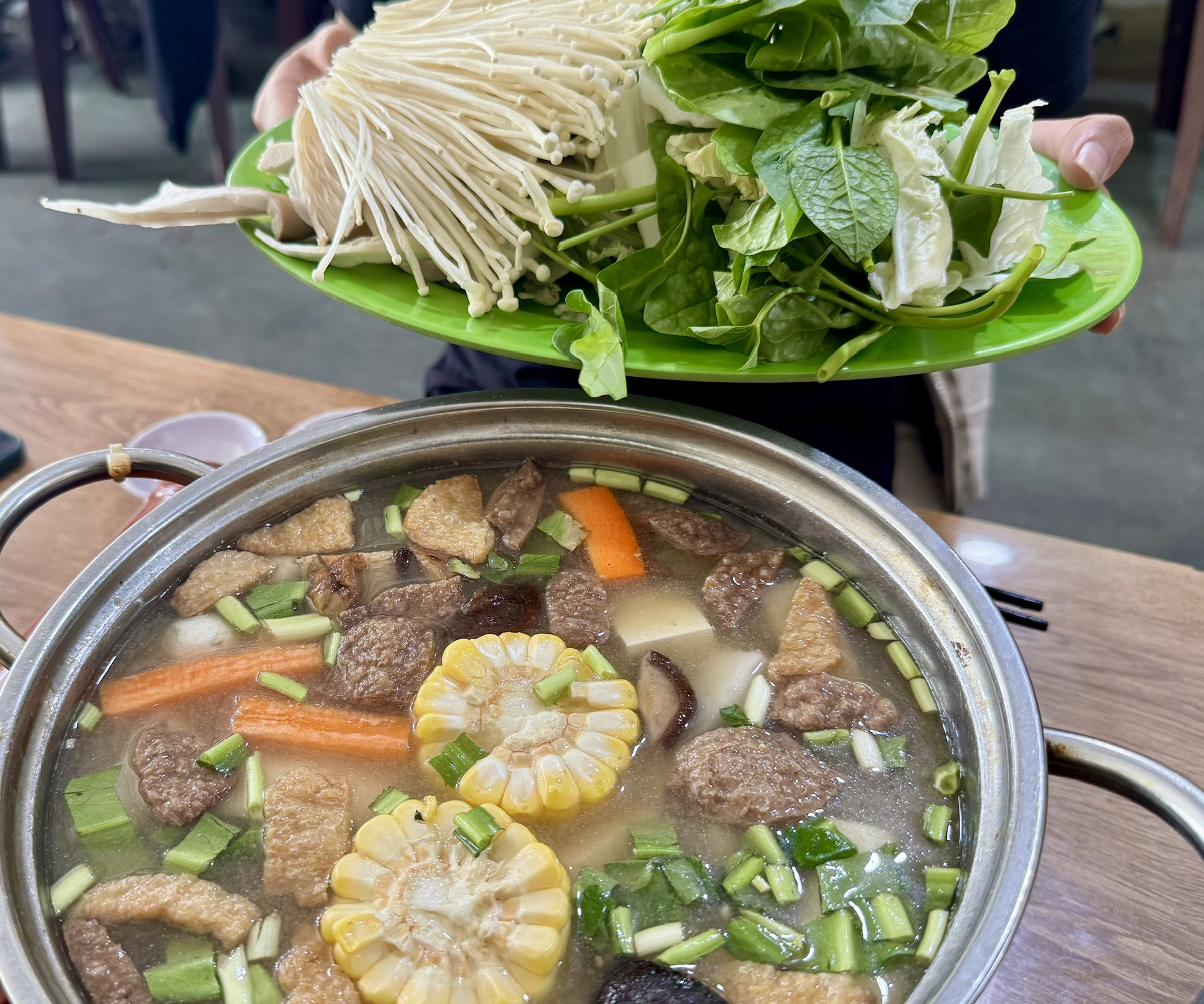 ‘Cưỡi’ metro trải nghiệm ẩm thực thỏa thích từ Bến Thành đến Suối Tiên - Ảnh 10. ‘Cưỡi’ metro trải nghiệm ẩm thực thỏa thích từ Bến Thành đến Suối Tiên - Ảnh 10.