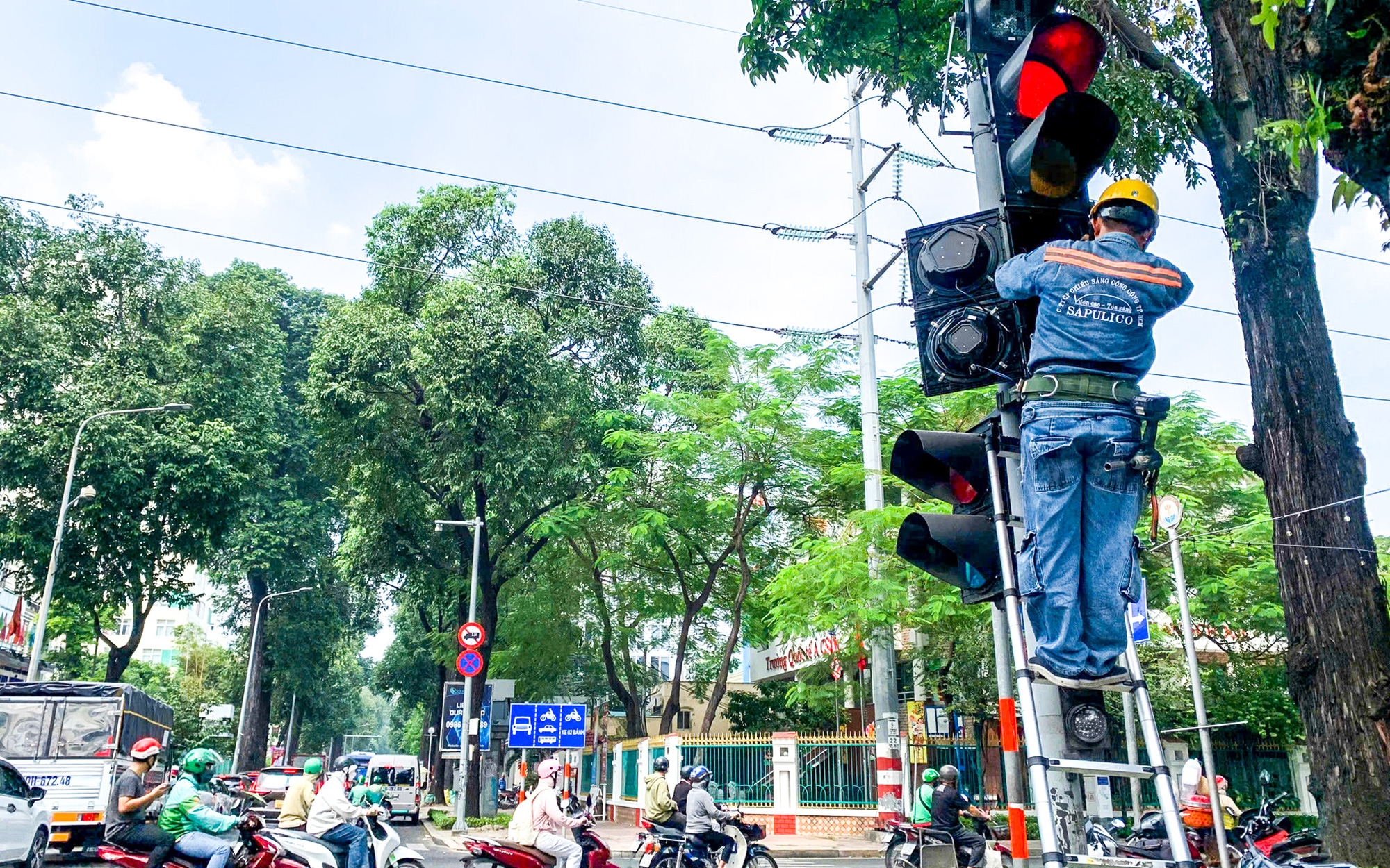 Có mũi tên xanh, bớt chút kẹt xe - Ảnh 2.