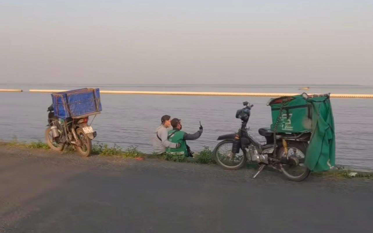Chạy đua giao hàng dịp Tết - Ảnh 2.
