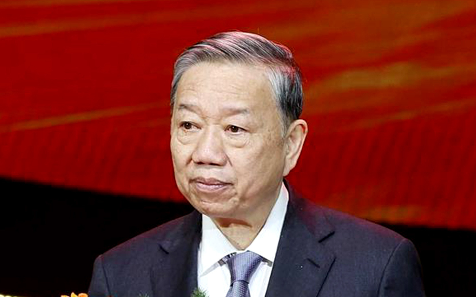 Tổng Bí thư Tô Lâm, Chủ tịch nước Lương Cường dâng hương tưởng nhớ cố Tổng Bí thư Nguyễn Phú Trọng - Ảnh 2.