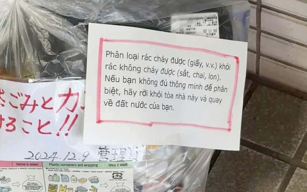 Xuân Son nằm viện cũng tranh thủ 'đảo ngói' đón Tết  - Ảnh 3.