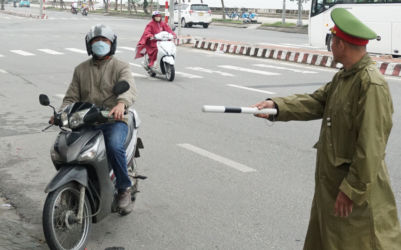 Khi nào được rẽ phải khi đèn đỏ? - Ảnh 2.