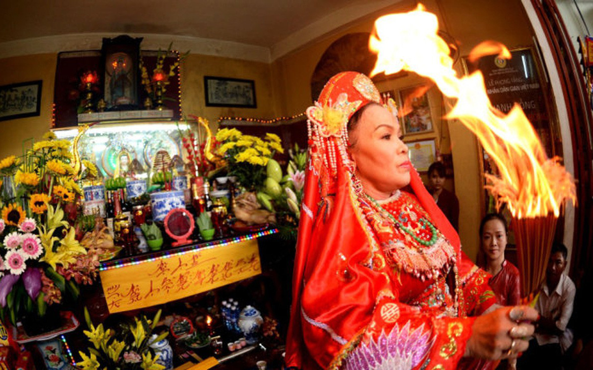 Khai hội xuân Tây Yên Tử, người người nở niềm vui vì nhận ấn thiêng - Ảnh 9.