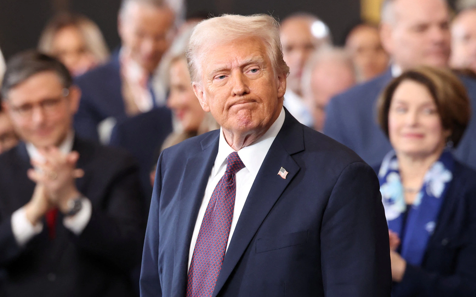 Tin tức thế giới 21-1: Thủ tướng dự Hội nghị WEF Davos; Chứng khoán ngập sắc xanh chào ông Trump - Ảnh 4.