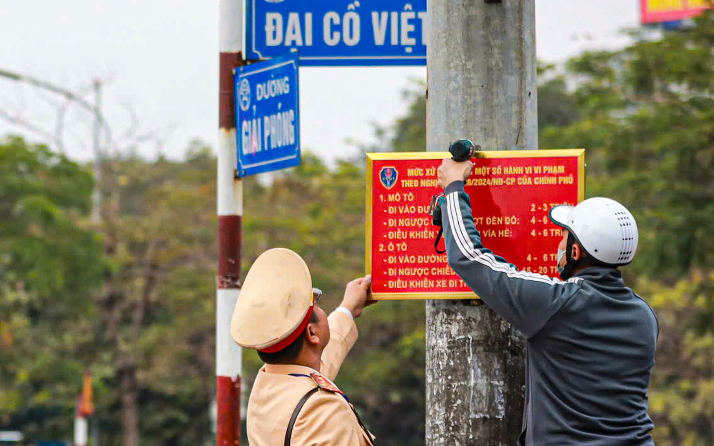 Lắp biển đèn đỏ được rẽ phải giảm ùn tắc giao thông đoạn qua Phú Yên - Ảnh 3.