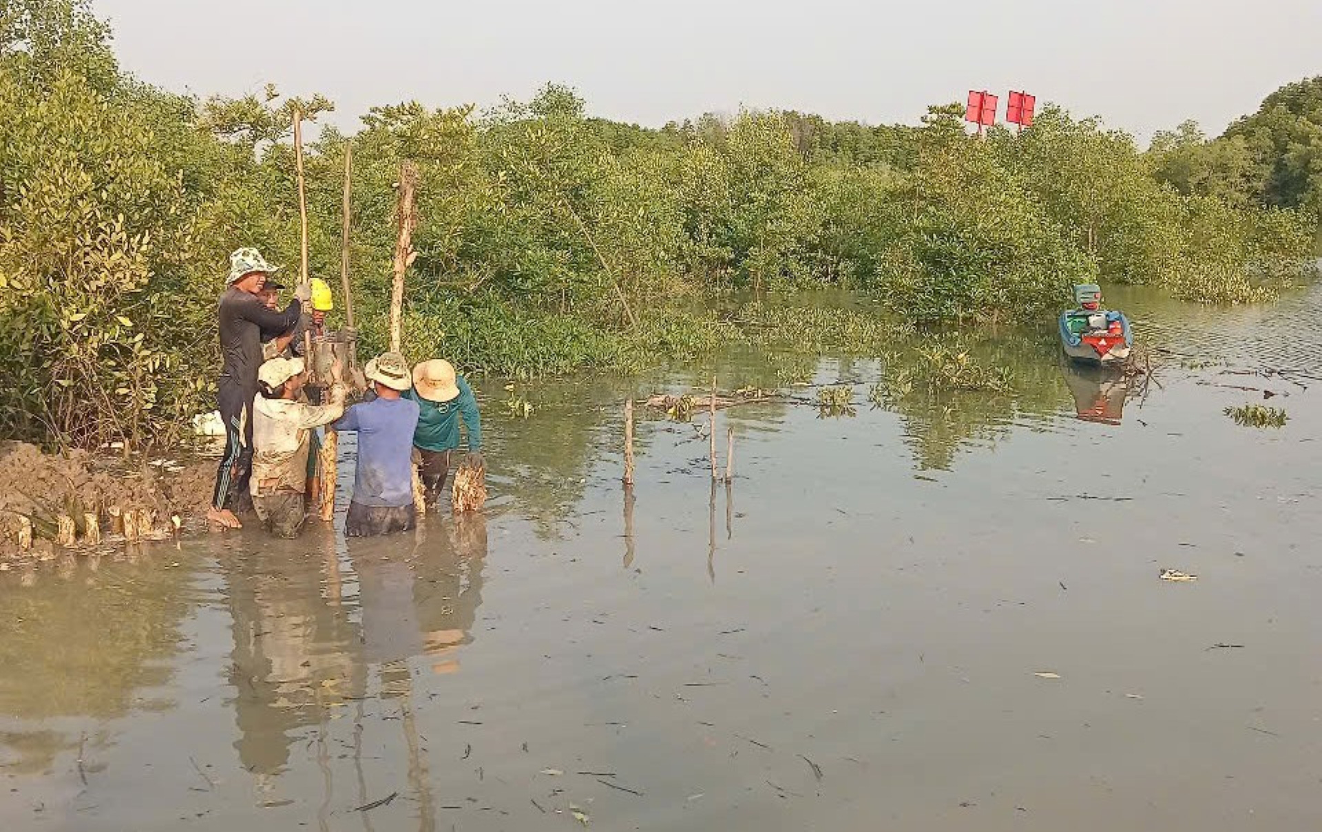 Tin vui giáp tết Ất Tỵ, toàn bộ xã đảo Thạnh An xài lưới điện quốc gia - Ảnh 3.