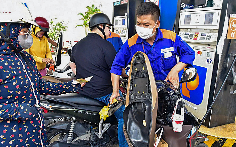 Giá xăng dầu đồng loạt giảm - Ảnh 3.