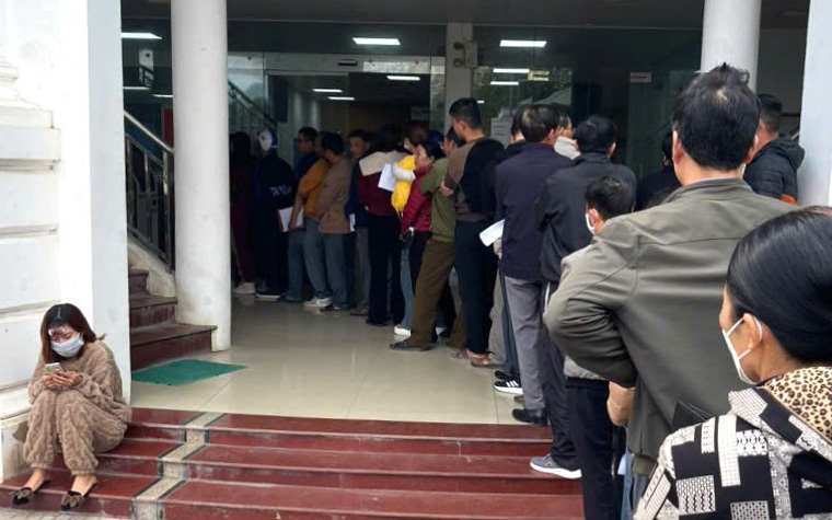 Tạm dừng tiếp nhận cấp đổi giấy phép lái xe do lỗi phần mềm, giấy phép gần hết hạn thì sao? - Ảnh 4.