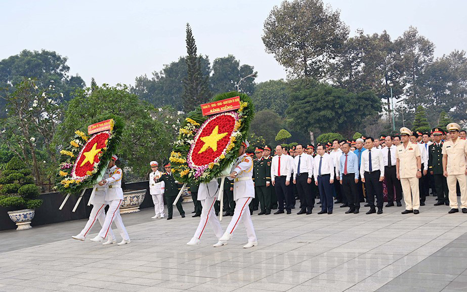 Thủ tướng Phạm Minh Chính dâng hương cố Thủ tướng Phạm Văn Đồng - Ảnh 3.