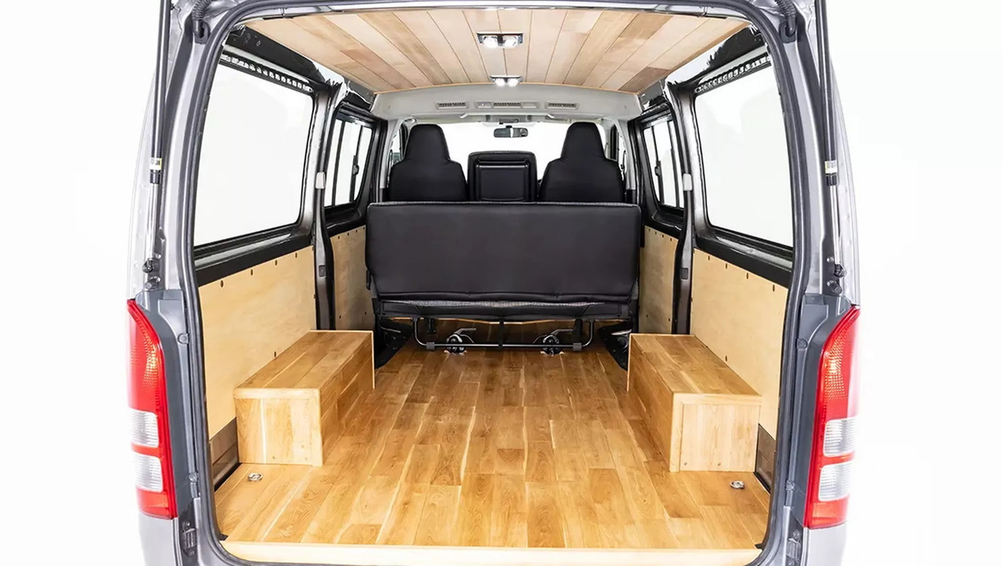 ‘Cá mập’ Toyota HiAce độ như xe Volkswagen: Dáng hoài cổ, phù hợp camping - Ảnh 6.