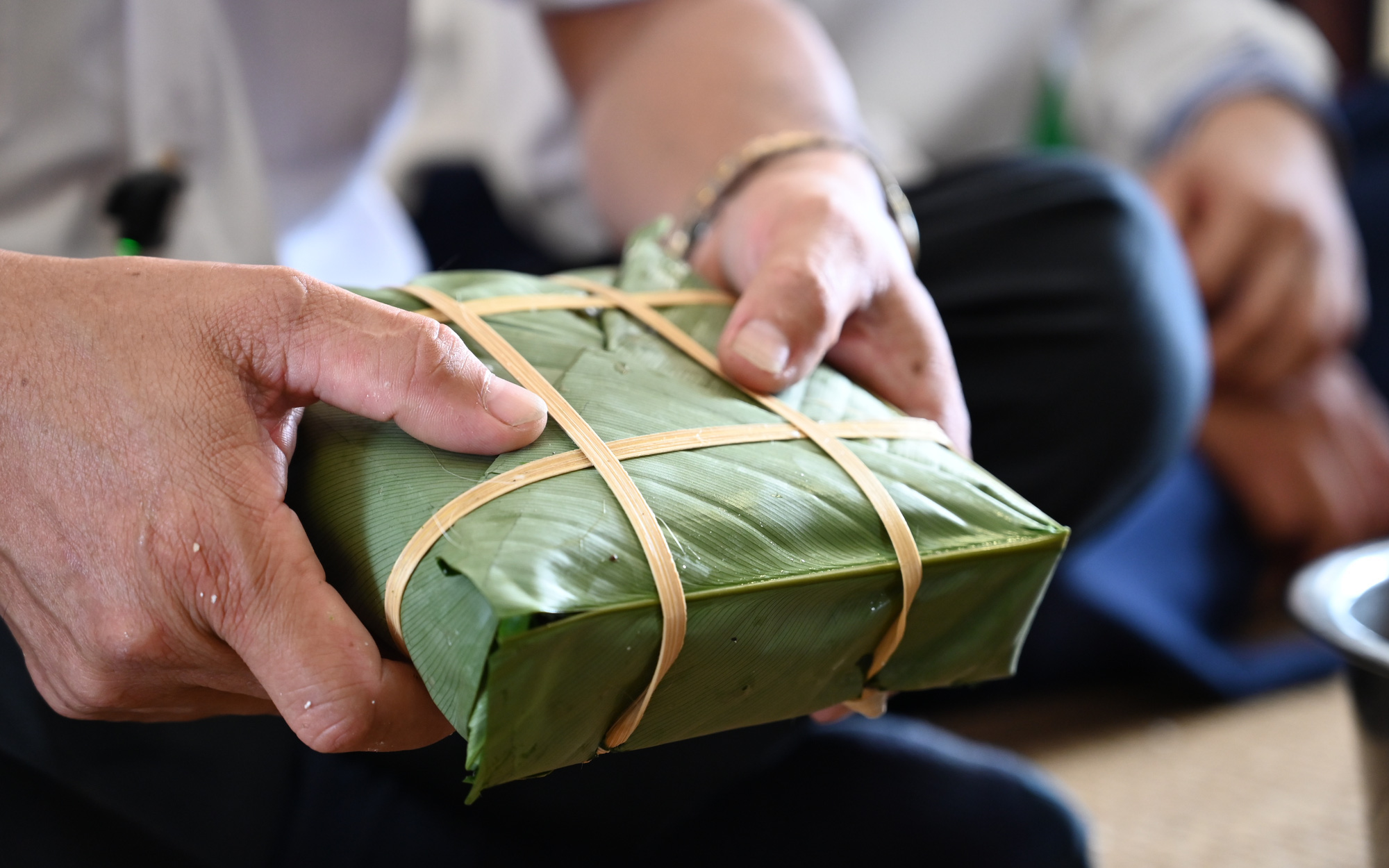 Từ trào lưu trữ bánh chưng, đồ ăn chín nào không nên gói trong màng bọc thực phẩm? - Ảnh 2.