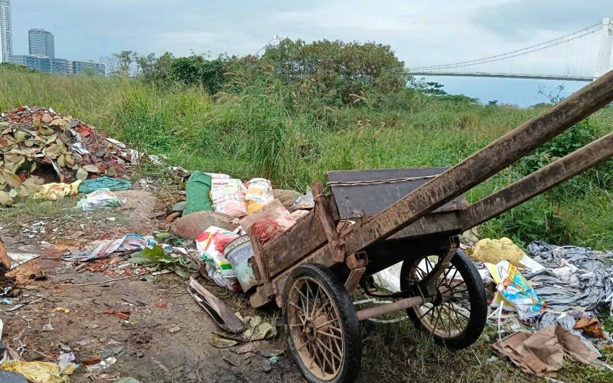 Hay dùng sim tứ quý, khoe cuộc sống sang chảnh để… lừa đảo - Ảnh 3.