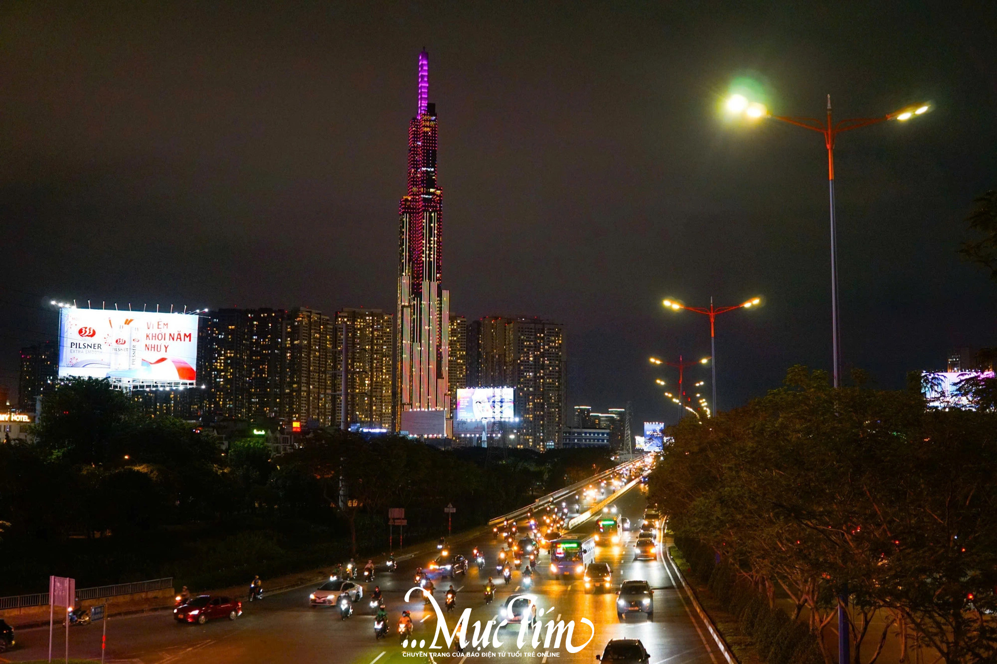 Du lịch đêm bằng metro: Đến ga Thảo Điền, ngồi rooftop ngắm thành phố lung linh- Ảnh 1.