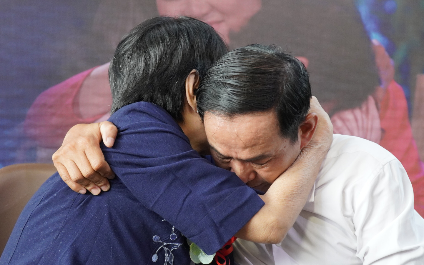 Người đàn ông hai mươi mấy ngày không uống rượu chờ đoàn tụ trong Như chưa hề có cuộc chia ly - Ảnh 8.