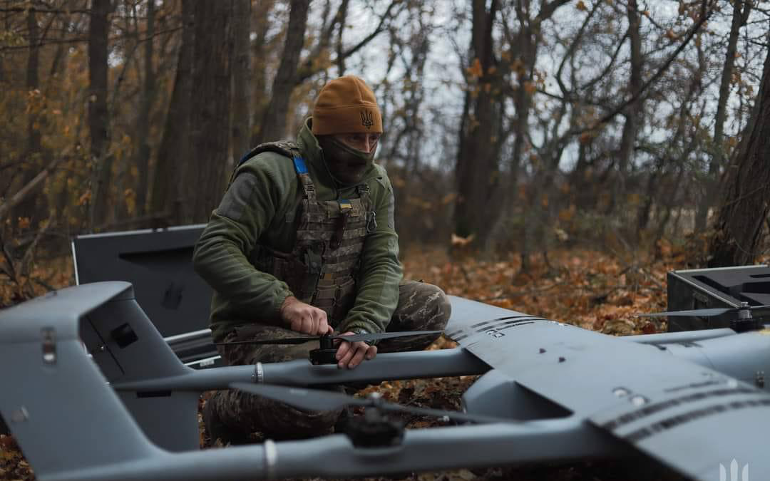 3 sân bay Nga tạm đóng cửa vì drone của Ukraine? - Ảnh 2.