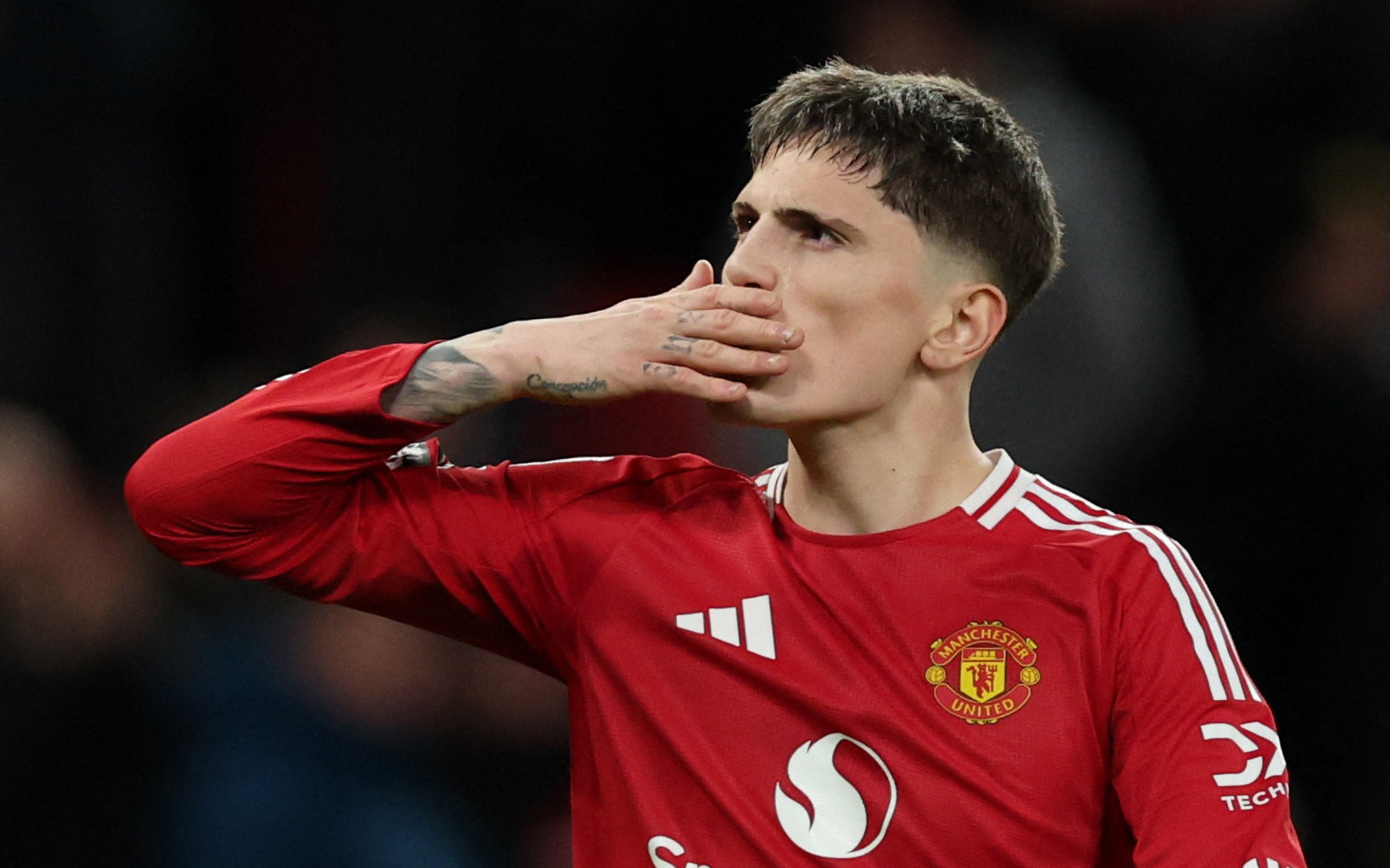Bảng xếp hạng Ngoại hạng Anh sau vòng 21: Man United 'ngoi' lên hạng 12 - Ảnh 3.