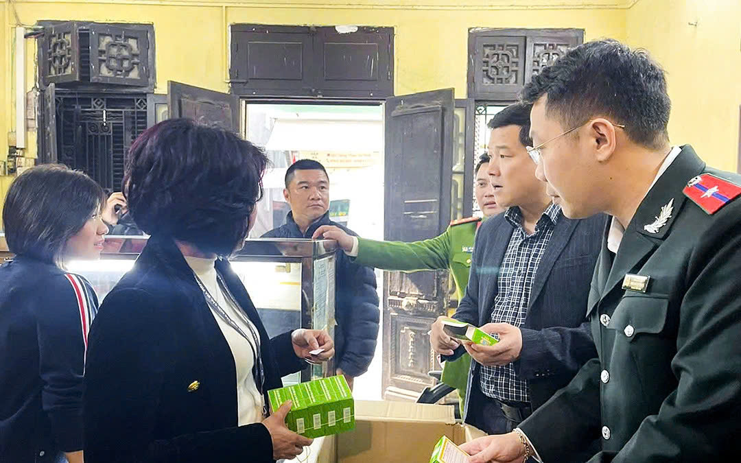 Vi phạm an toàn thực phẩm tăng gấp 3 lần, Thứ trưởng Y tế đề nghị tăng nặng mức phạt - Ảnh 2.