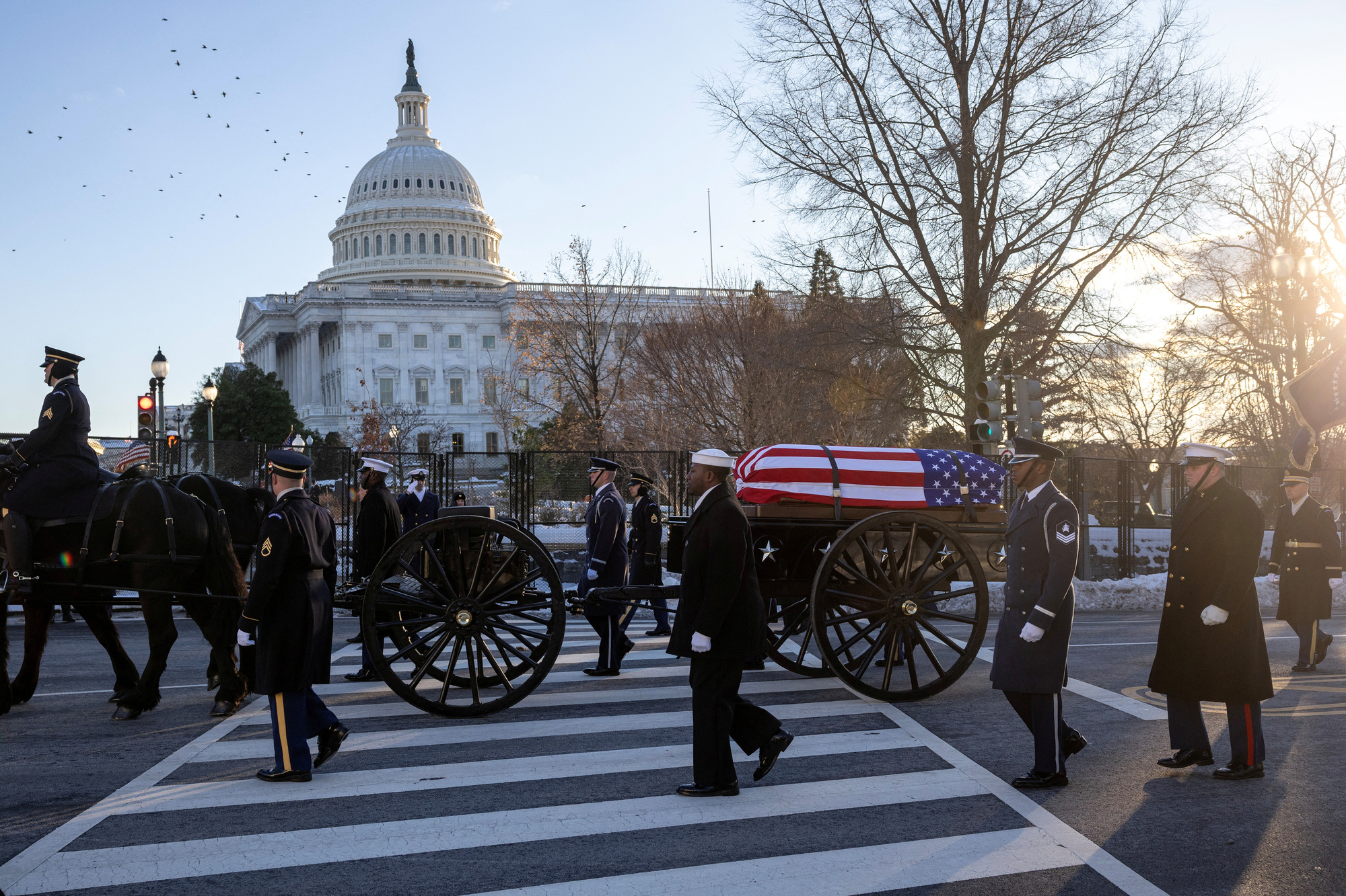 Người Mỹ viếng ông Jimmy Carter ở Đồi Capitol - Ảnh 2.