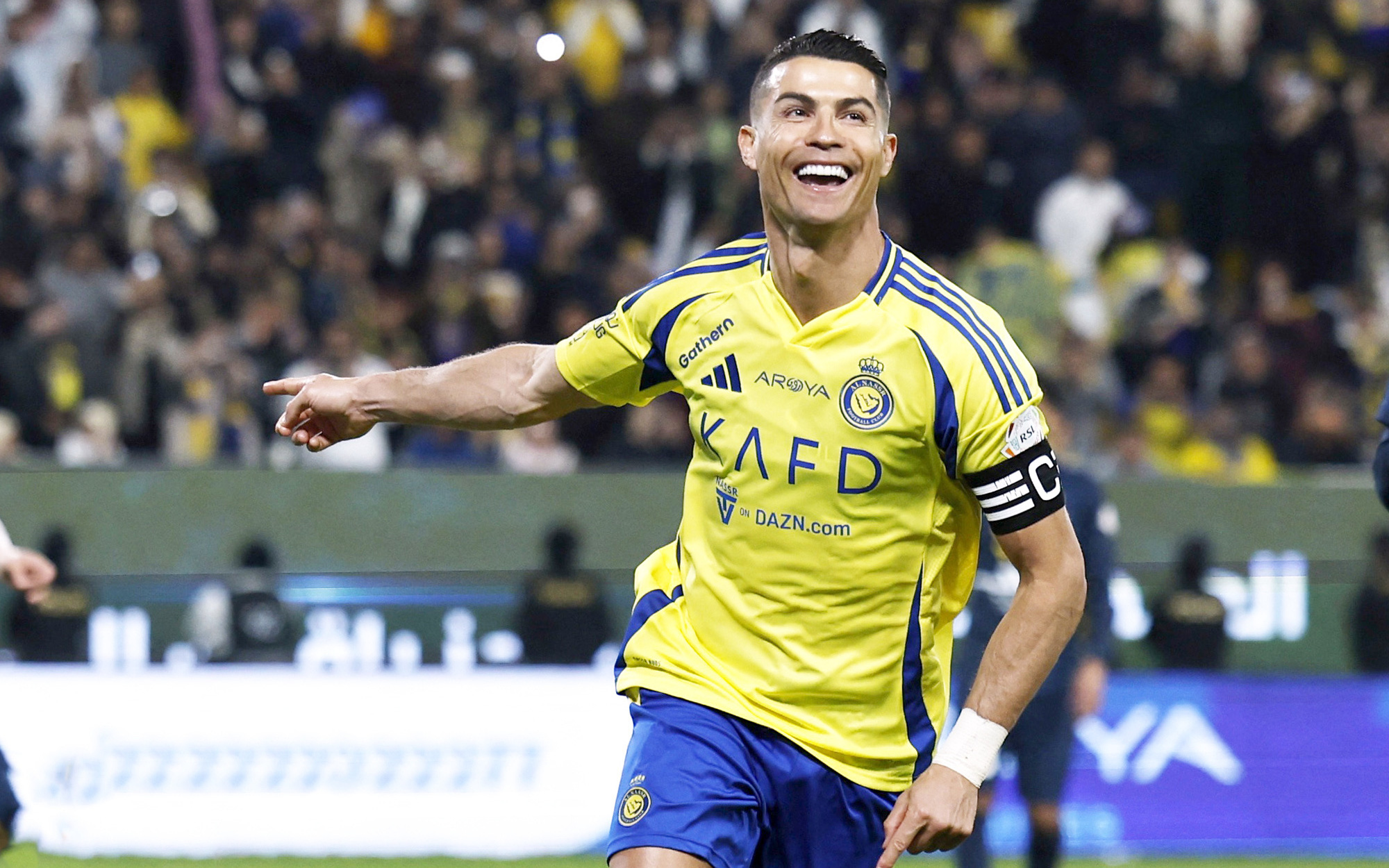 Cristiano Ronaldo được tặng bánh kem độc đáo đón sinh nhật 40  - Ảnh 4.