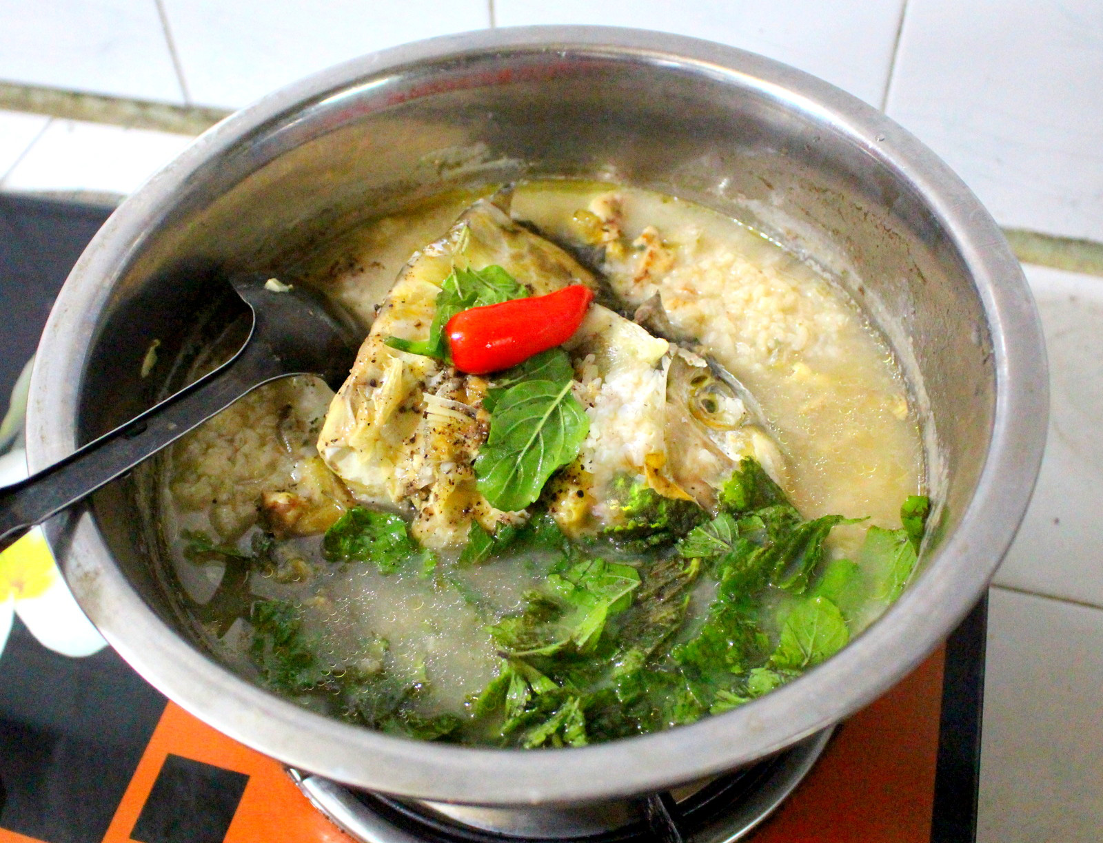 Dapatkan keberuntungan di awal tahun dengan cita rasa bubur belut Quang Nam - Foto 1.  Lấy hên đầu năm với hương vị cháo cá dềnh xứ Quảng - Ảnh 1.