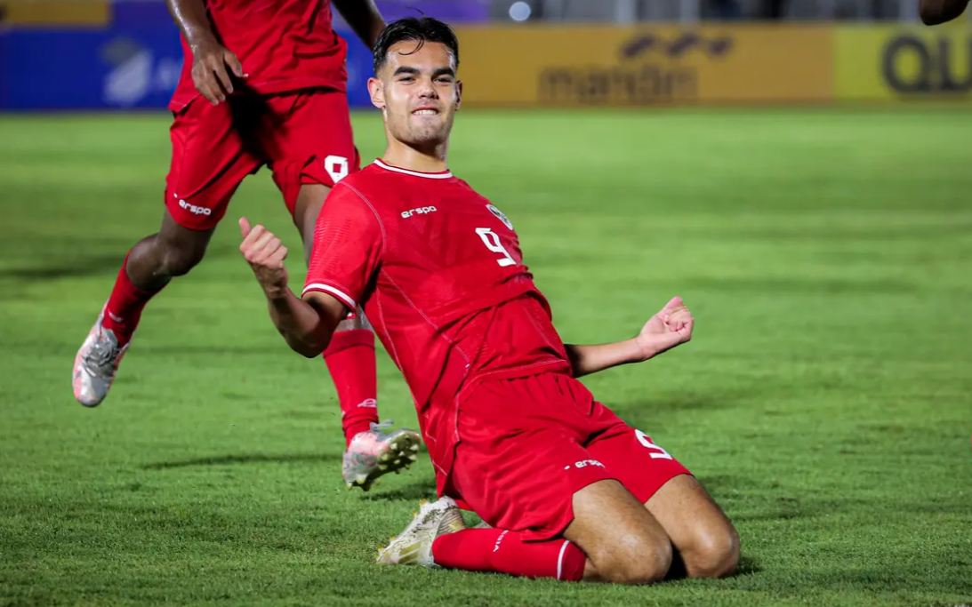 Cổ động viên Indonesia kêu gọi sa thải HLV Indra Safri sau khi U20 Indonesia sớm bị loại - Ảnh 2.