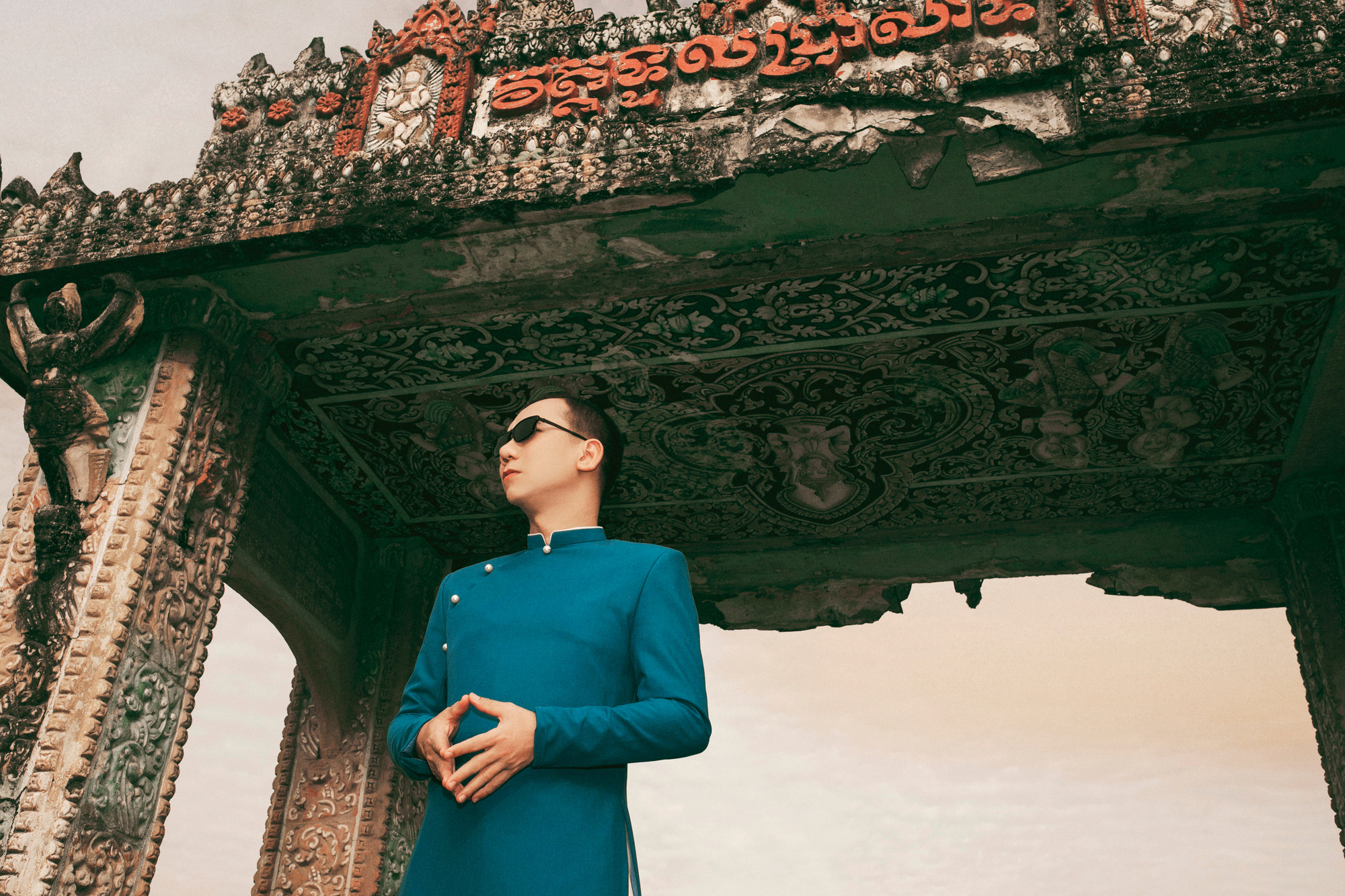 Glasses, ao dai'nin anavatandaki hikayesini fotoğraflarla anlatıyor - Fotoğraf 6. Kiếng Cận kể chuyện áo dài về trên quê hương bằng ảnh - Ảnh 6.