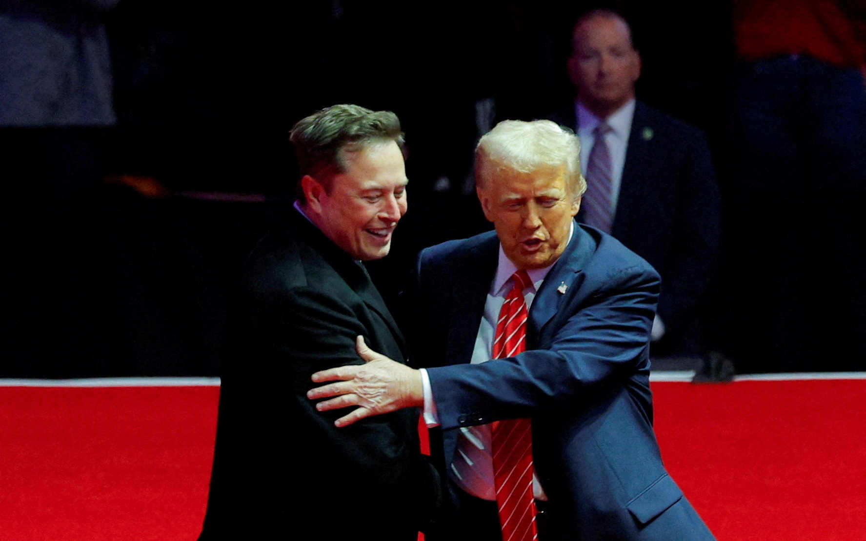 Ông Musk nói sẽ sát cánh cùng ông Trump đến khi còn có ích - Ảnh 2.