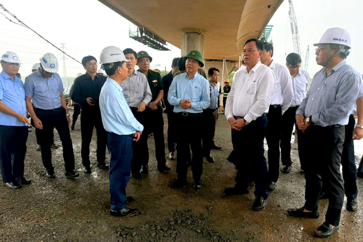 Phó thủ tướng Trần Hồng Hà: Rà soát, giải quyết nguyên vật liệu làm các dự án trọng điểm - Ảnh 2.