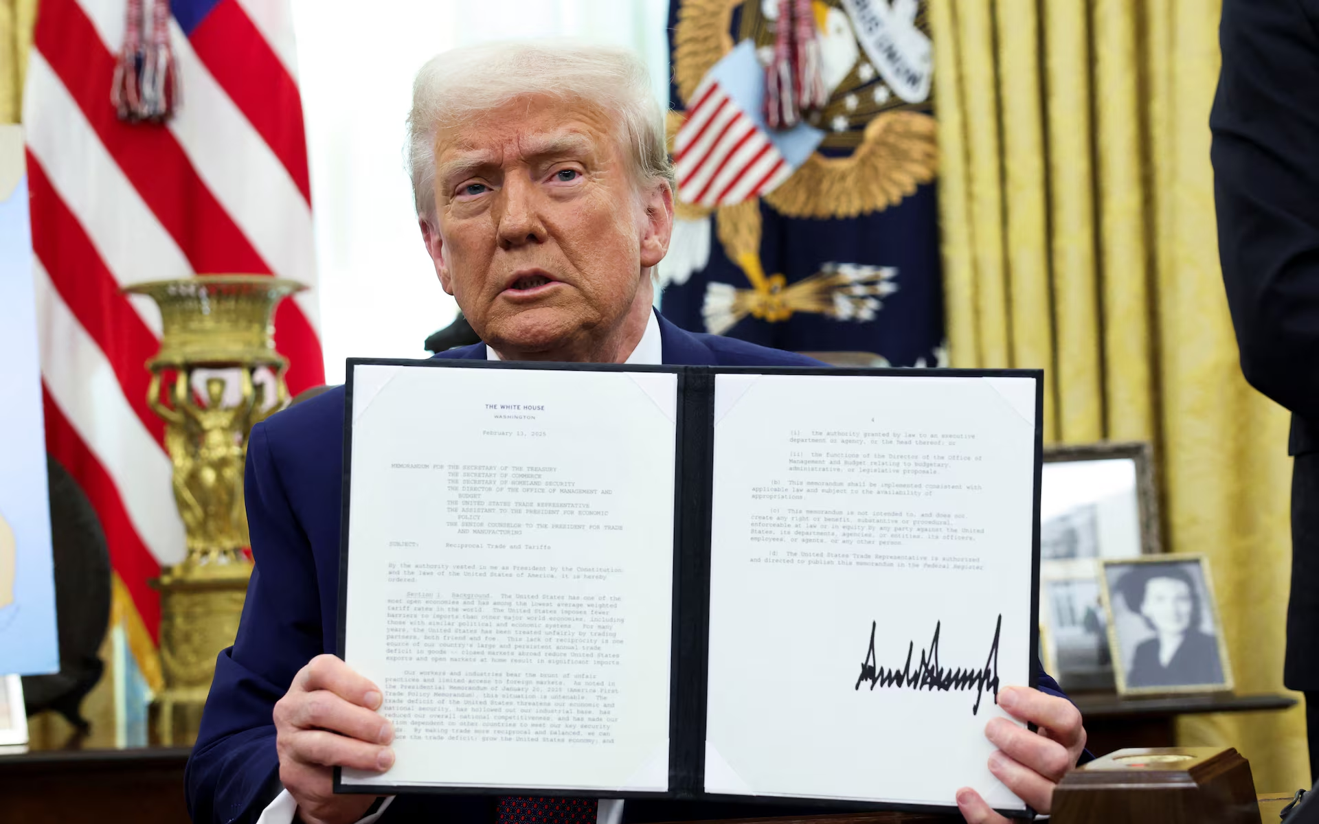 Ông Trump: EU tự hại mình khi cấm nhập khẩu thực phẩm từ Mỹ - Ảnh 3.