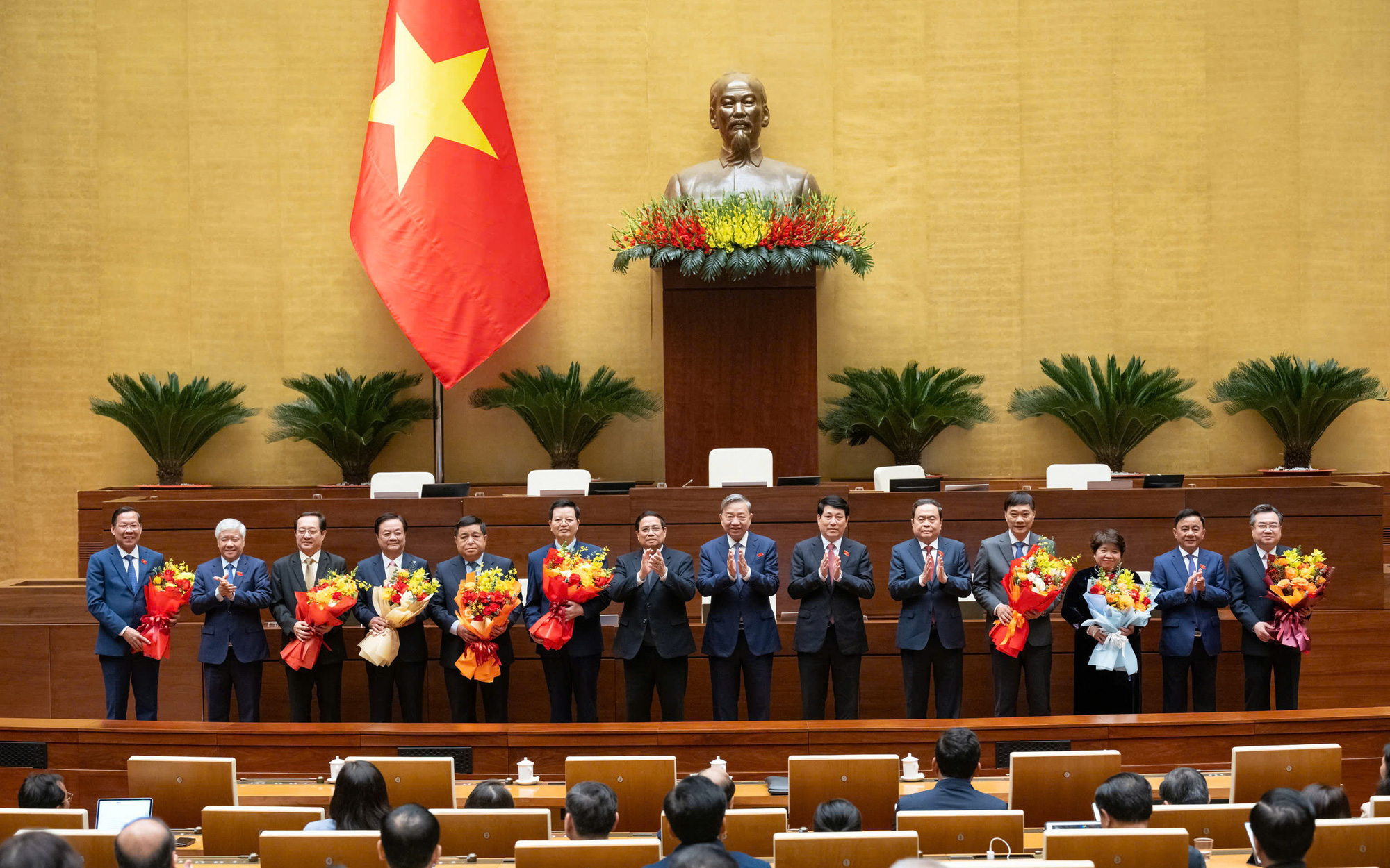 Thủ tướng giao nhiệm vụ cho các phó thủ tướng, bộ trưởng mới được bổ nhiệm - Ảnh 2.