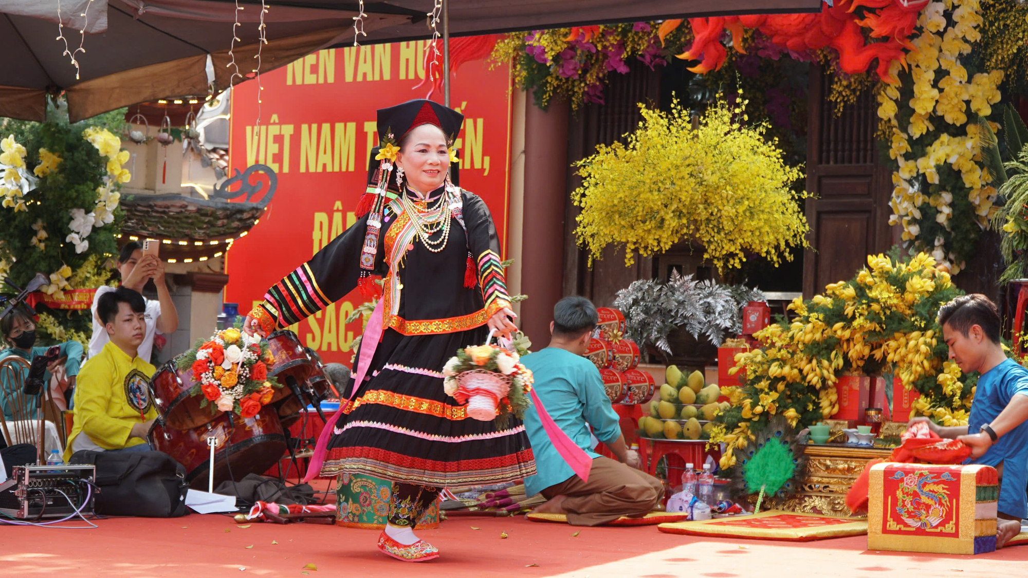 Là trung tâm thờ Mẫu Thoải của người Việt, vì sao Tuyên Quang còn vắng khách? - Ảnh 1.