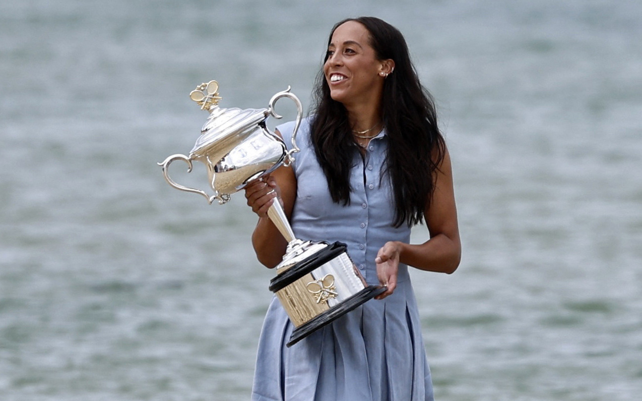 Tay vợt bị truất quyền thi đấu vì 'ăn vạ' tại Davis Cup - Ảnh 1.