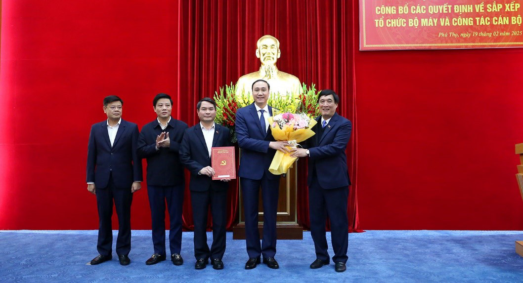 Phó chủ tịch thường trực UBND tỉnh Phú Thọ xin nghỉ hưu trước tuổi - Ảnh 2.