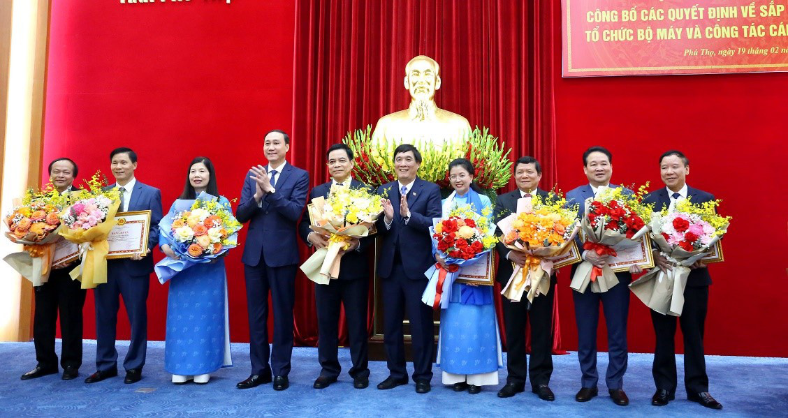 Phó chủ tịch thường trực UBND tỉnh Phú Thọ xin nghỉ hưu trước tuổi - Ảnh 1.