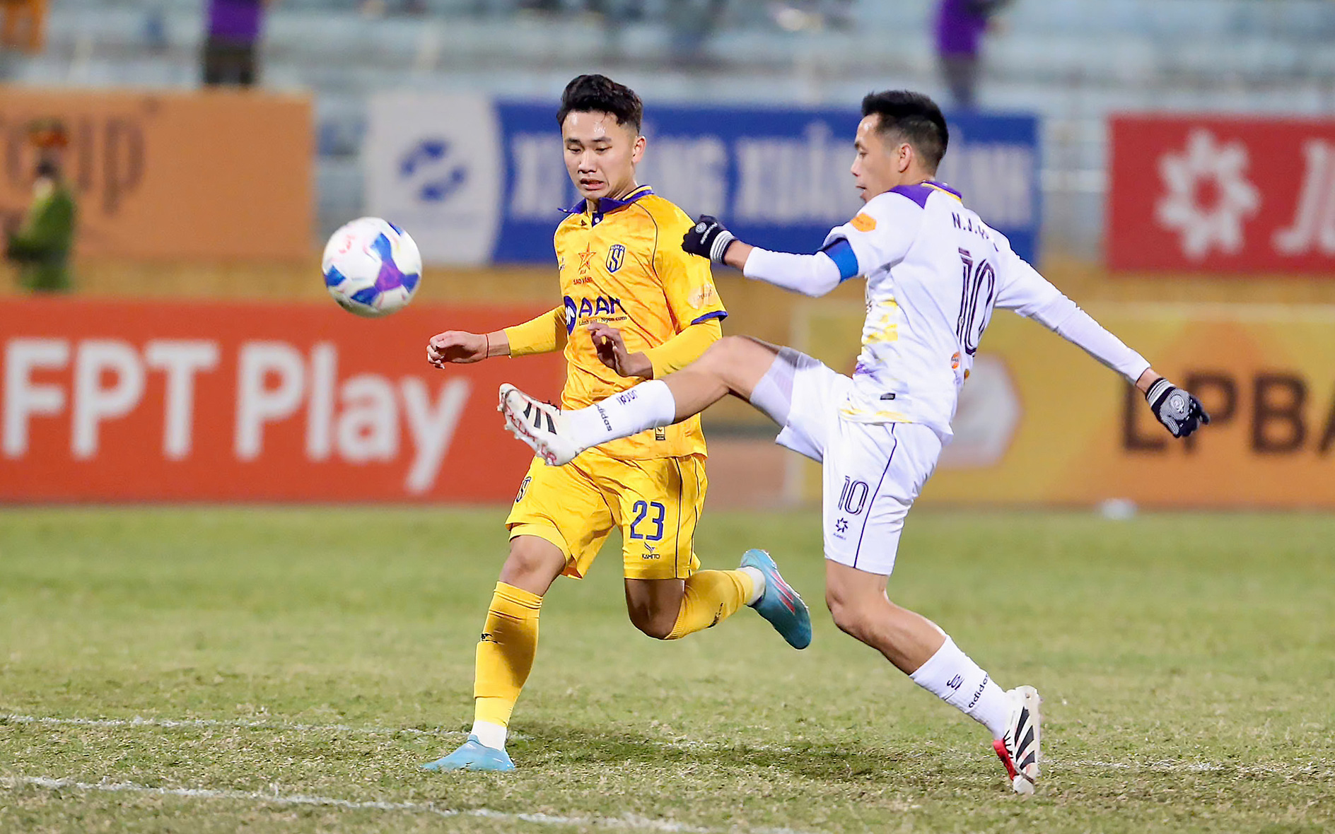 Lịch trực tiếp vòng 14 V-League 2024-2025: Tâm điểm sân Pleiku và Hàng Đẫy - Ảnh 4.