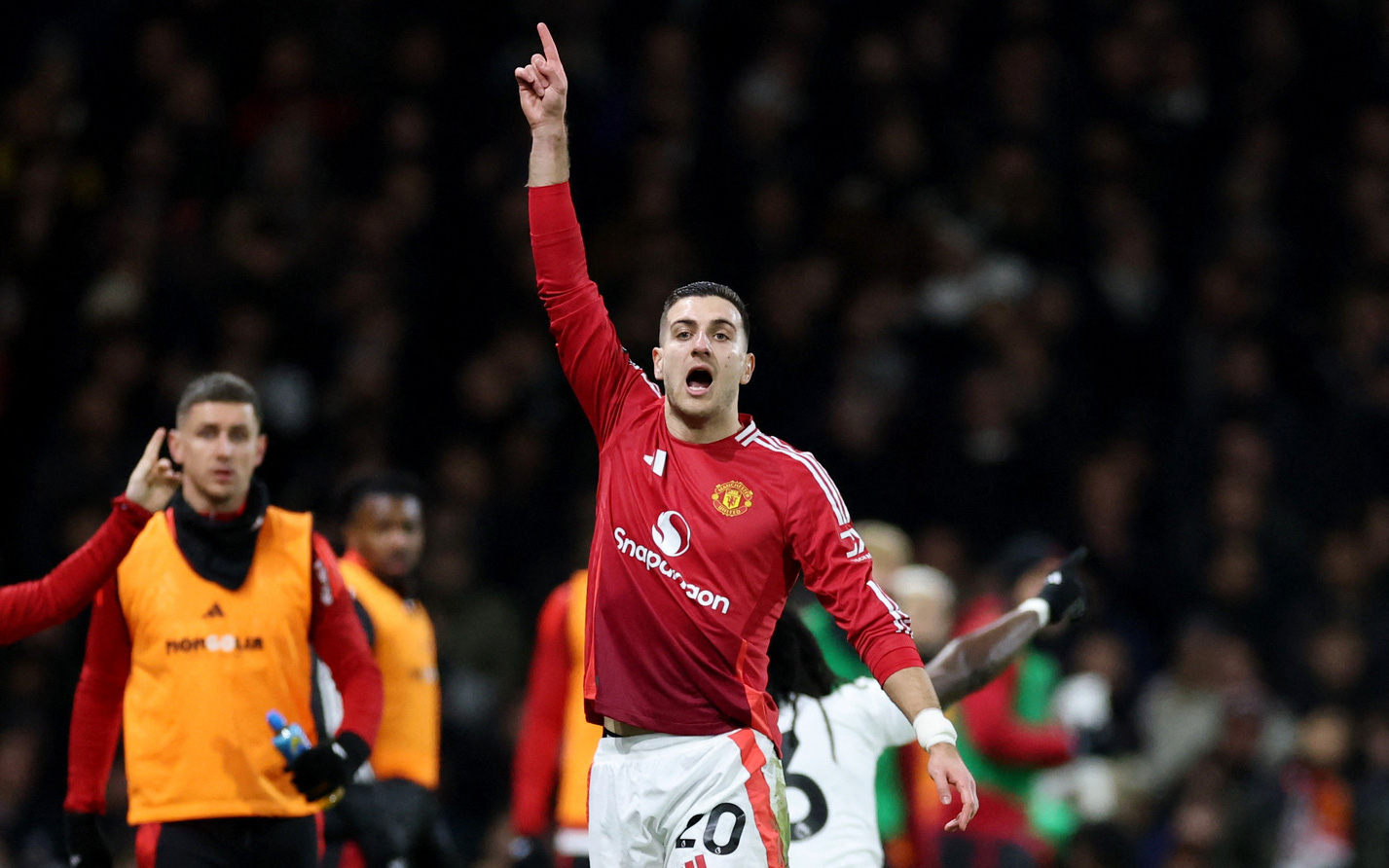 'HLV Ruben Amorim đã khiến Man United tệ hơn nhiều so với thời Erik ten Hag' - Ảnh 1.