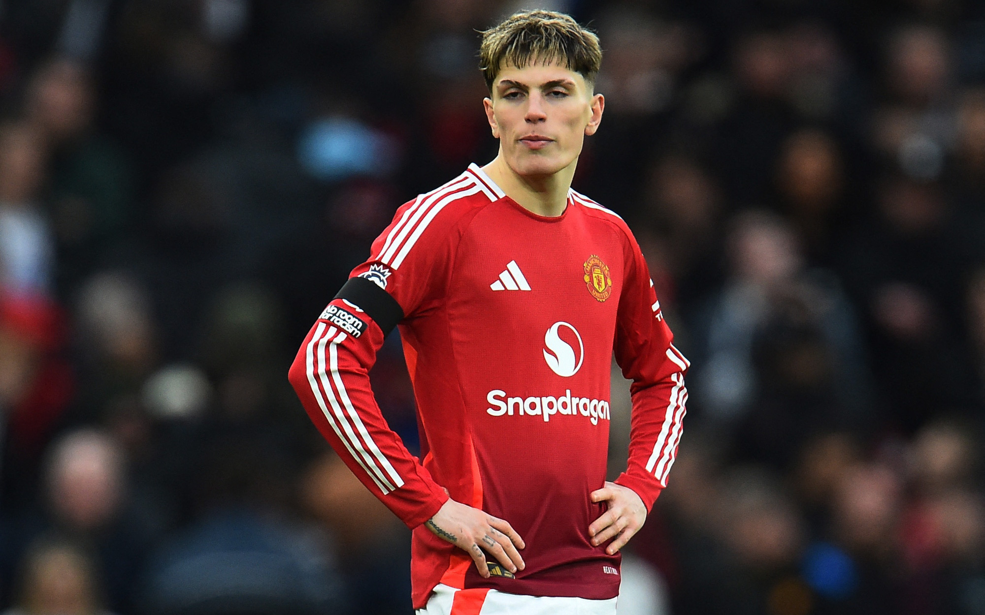 Fan Man Utd mơ mộng khi chuyên cơ của Ronaldo gặp sự cố tại Manchester - Ảnh 4.