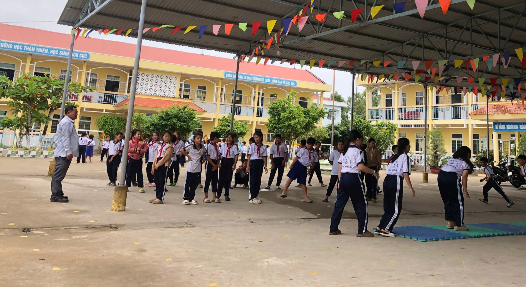 Vì sao hàng ngàn học sinh ở Bạc Liêu chưa trở lại trường sau tết?  - Ảnh 1.