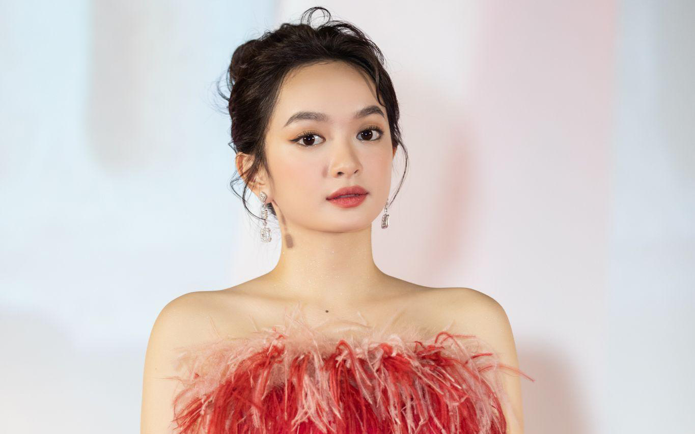 Lee Hye Ri tiết lộ cảnh hôn ướt áo với Jung Soo Bin: Trông khá dễ thương - Ảnh 5.