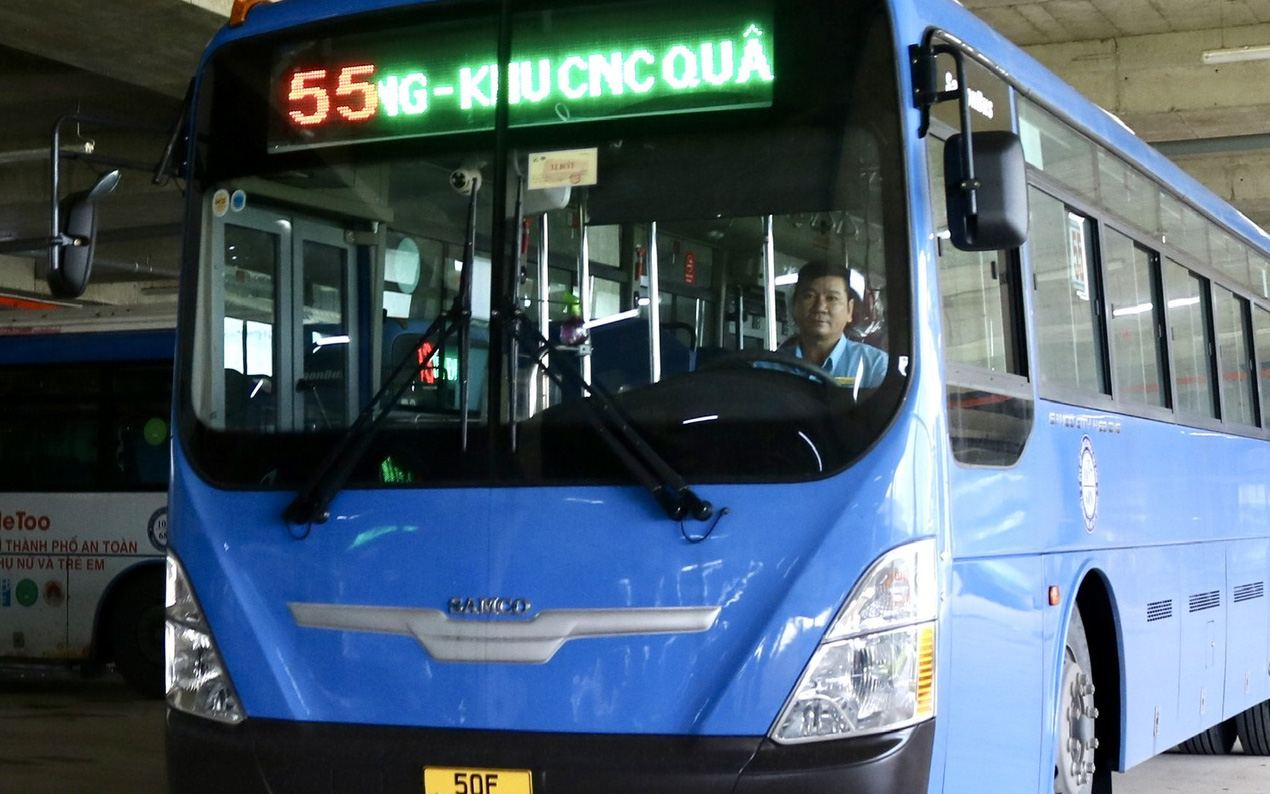 Hành khách nào được miễn vé đi xe buýt ở TP.HCM? - Ảnh 1.