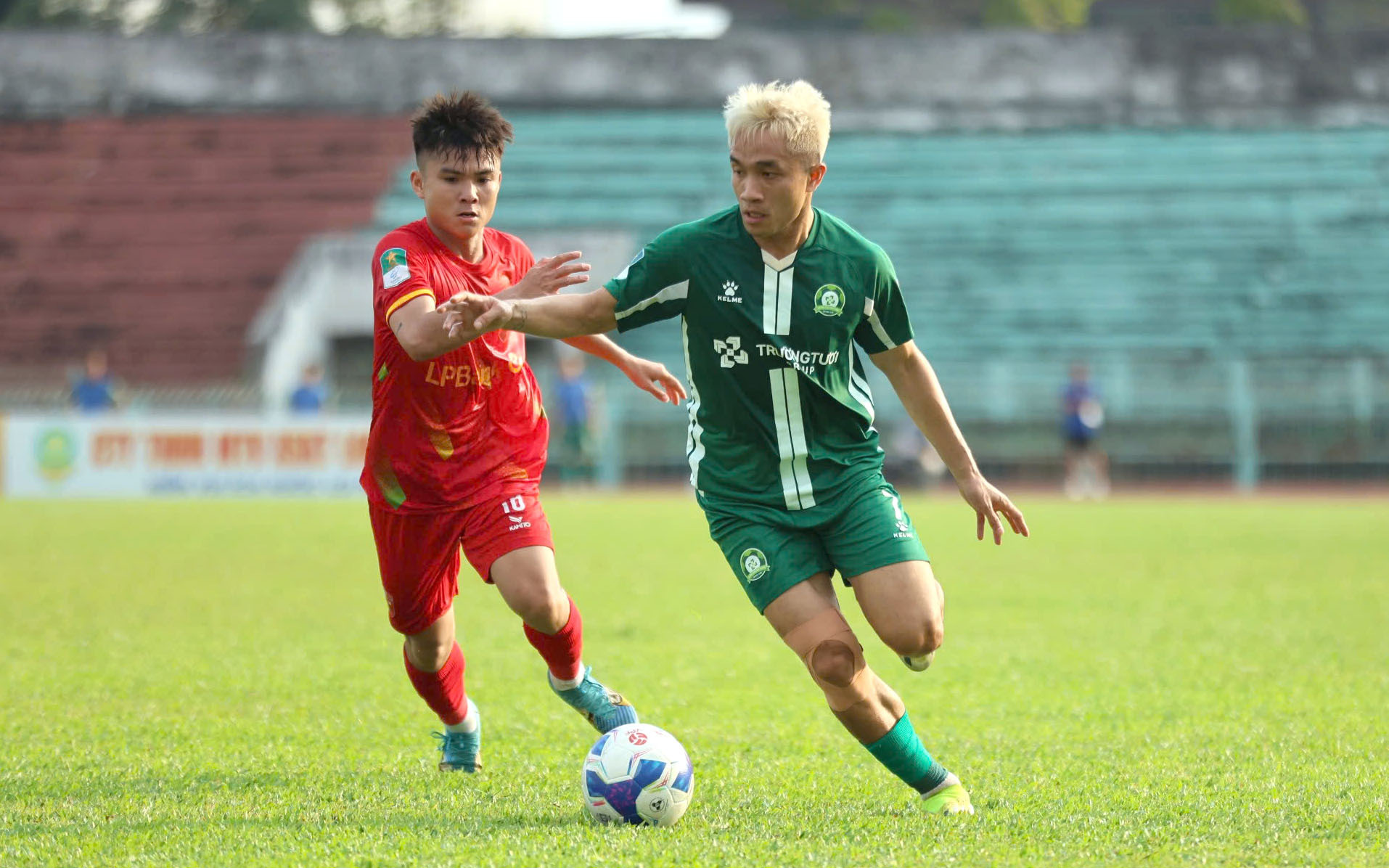 Hoàng Đức chấn thương trong chiến thắng thứ 7 liên tiếp của CLB Phù Đổng Ninh Bình - Ảnh 3.