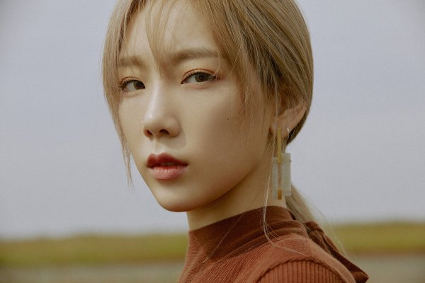 TAEYEON chiếm lĩnh các bảng xếp hạng âm nhạc và loạt thành tích khủng với “SPARK”