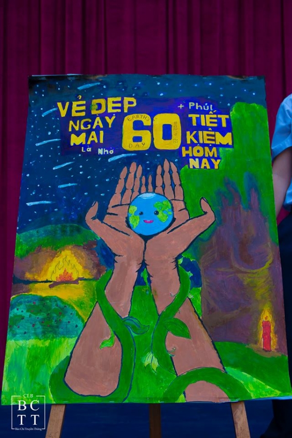 Teen THPT Lương Thế Vinh cùng vẽ tranh để bảo về trái đất