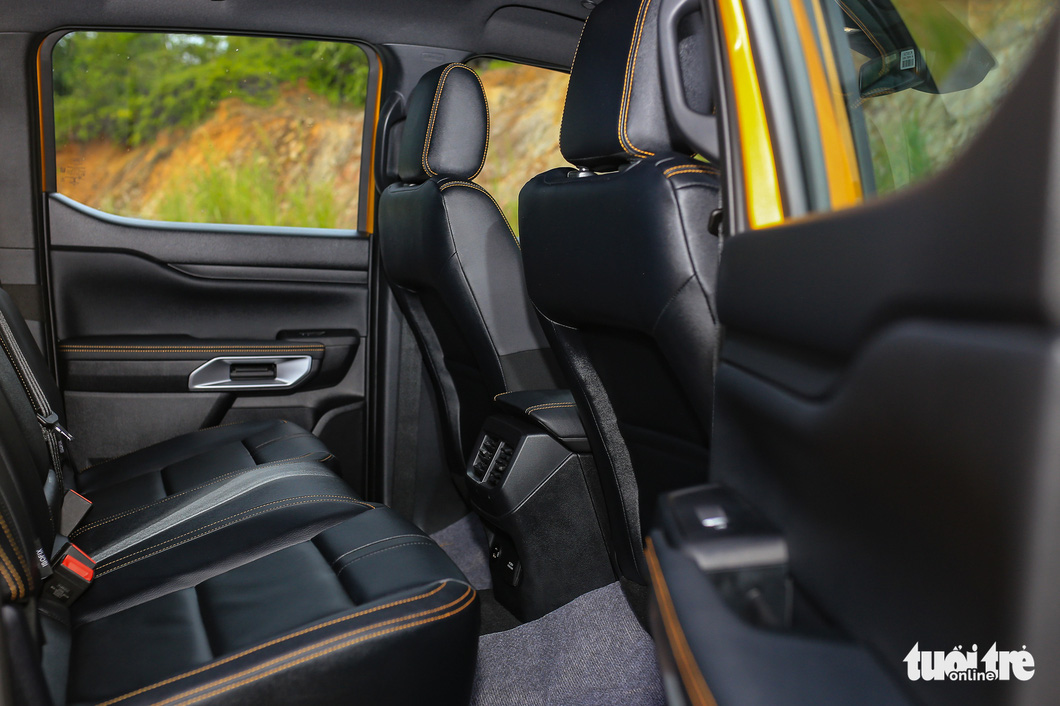 Đánh giá Ford Ranger Wildtrak 2023: Thu hẹp khác biệt với ‘xe con’ - Ảnh 14.