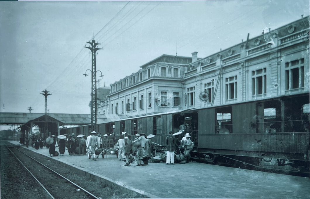 Ga Hà Nội được làm mái Mansard, chứ không phải mái dốc kiểu phương Đông như thiết kế ban đầu của kiến trúc sư - Ảnh tư liệu