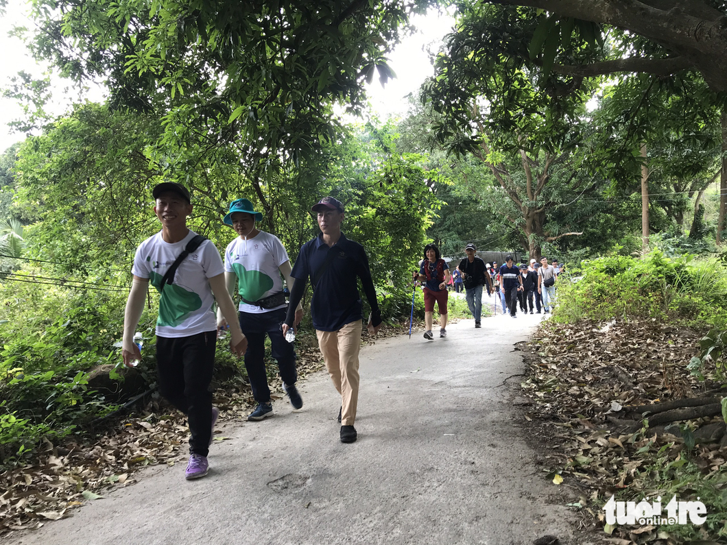 Trekking đã không còn xa lạ với bạn trẻ - Ảnh: ĐẶNG TUYẾT