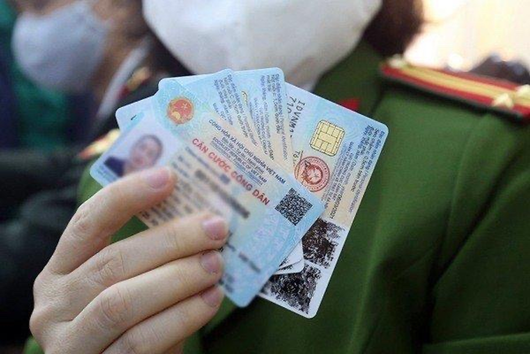 Theo báo cáo của Bộ Công an, đến nay đã có 78,6 triệu thẻ căn cước công dân gắn chip được cấp cho người dân - Ảnh: Công an Hà Nội