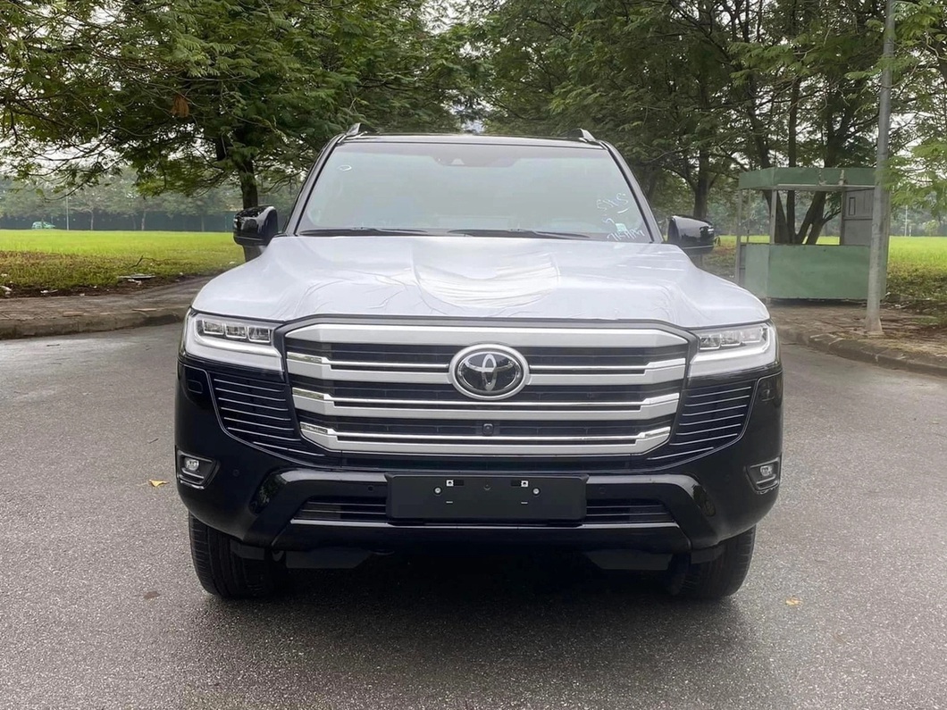 Toyota Land Cruiser 2023 âm thầm xuất hiện tại Việt Nam và có giá hơn 1 tỷ đồng - ảnh 4.